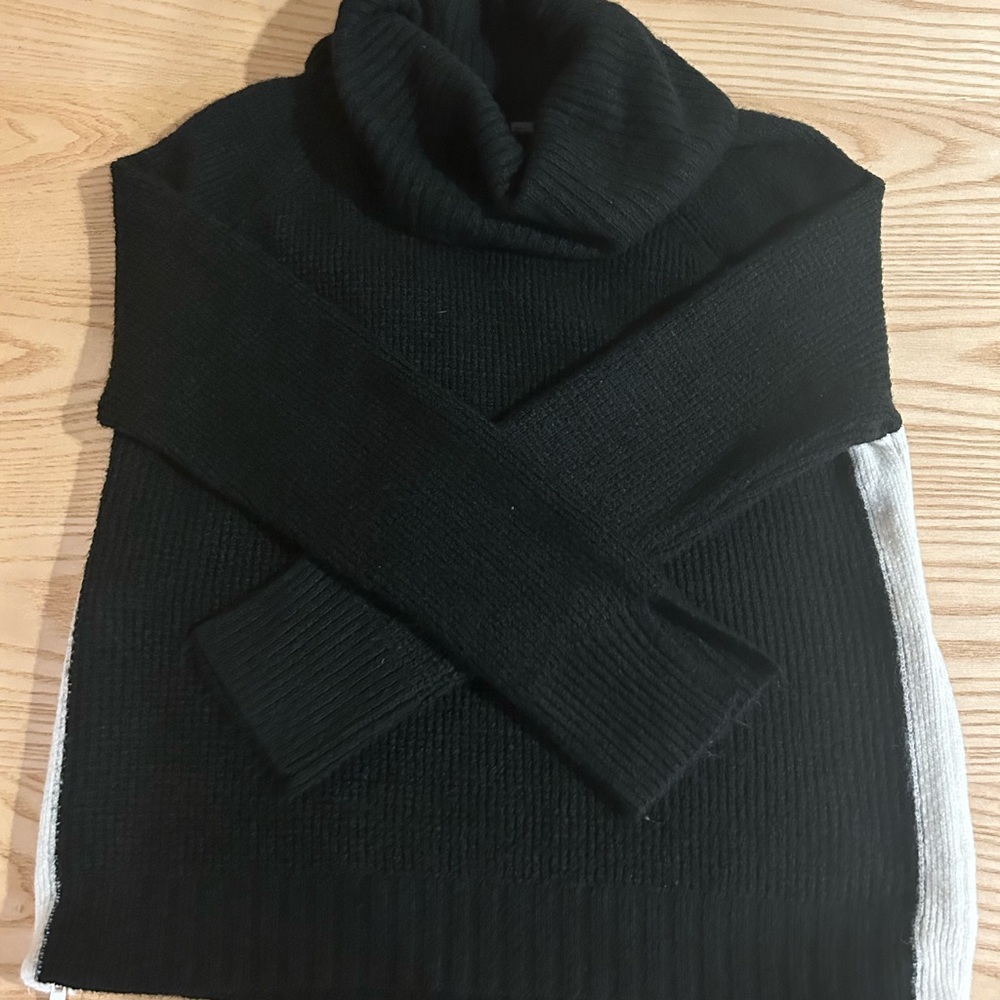 Lou & Grey Cowl Neck Sweater. Medium.